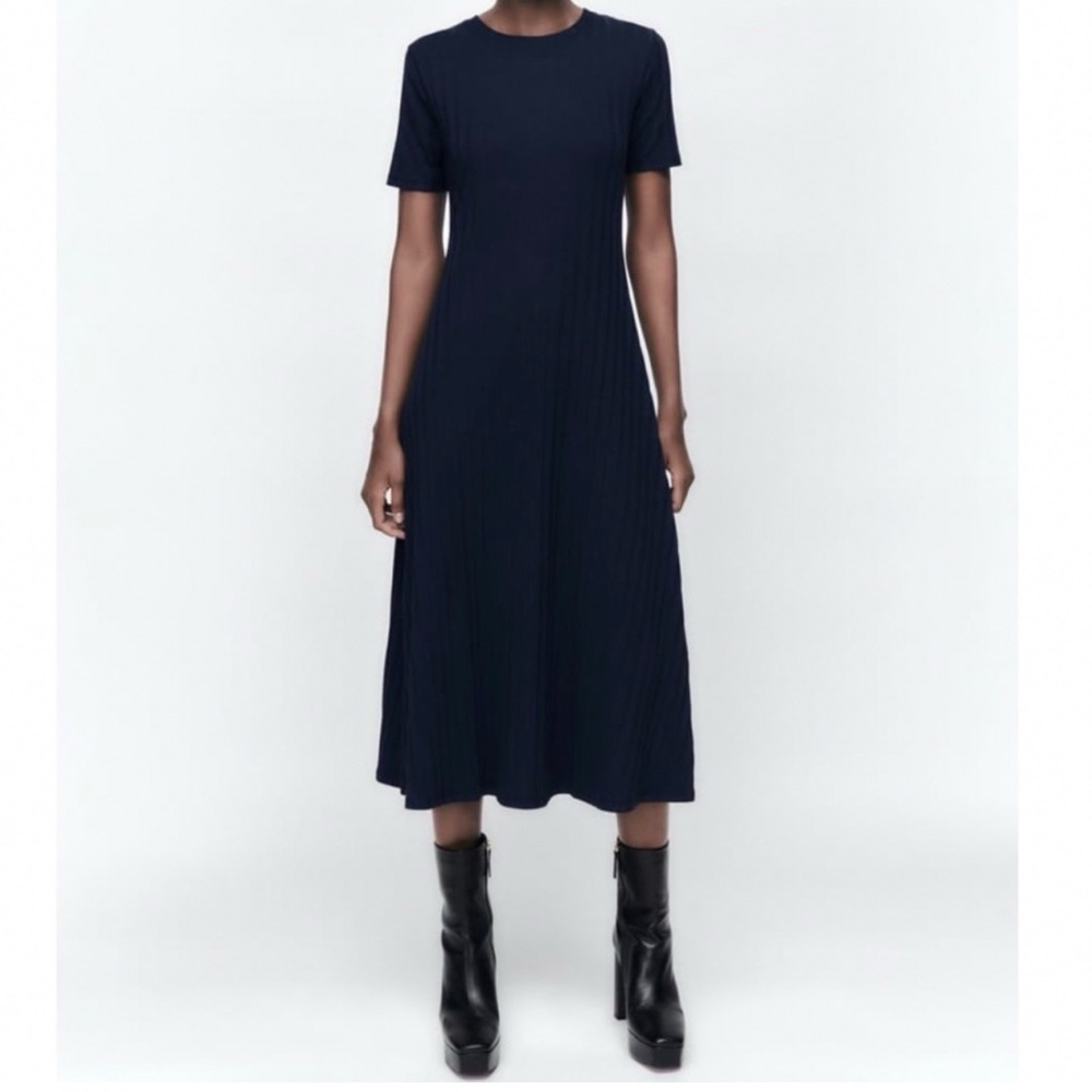 Zara Navy Short-Sleeve Midi Dress with Crew Neck